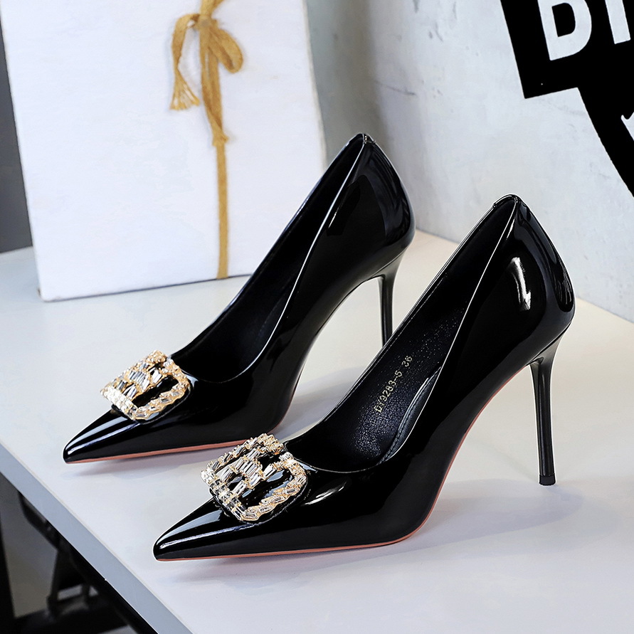 BIGTREE Elegante puntige hoge  - Court Heel Pointed recensie en prijs