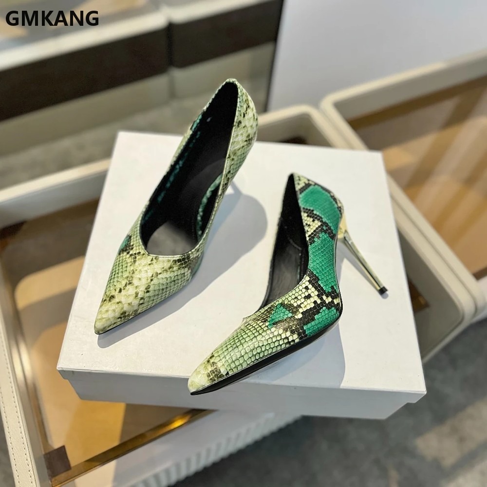 Dames pumps met slangenprint,  - Court Heel Pointed recensie en prijs